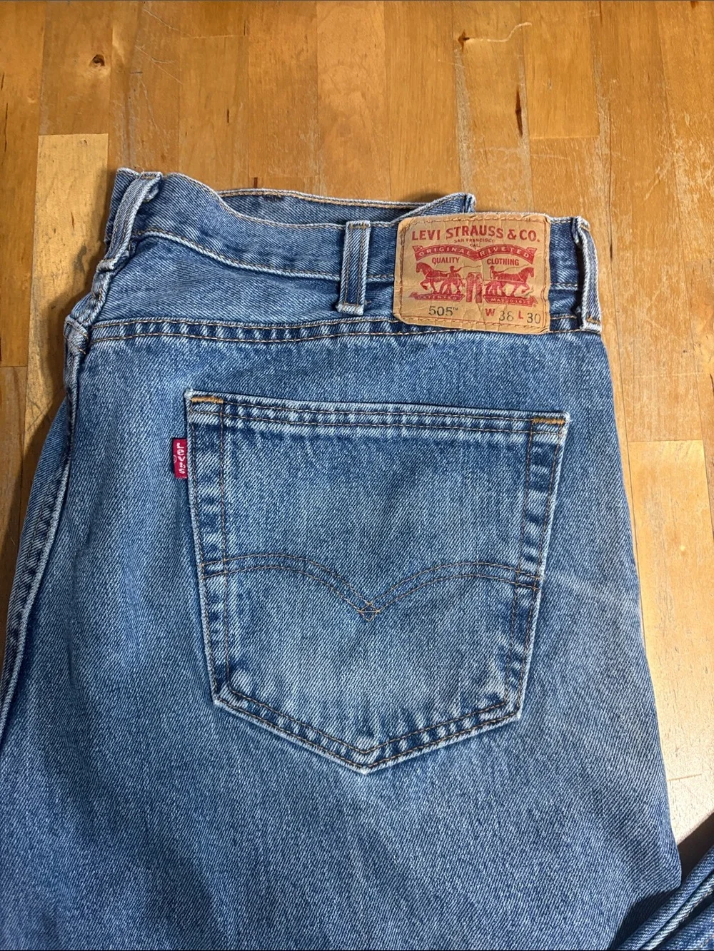 Levi's Men's 505 regular fit jeans - Picture 3 of 10